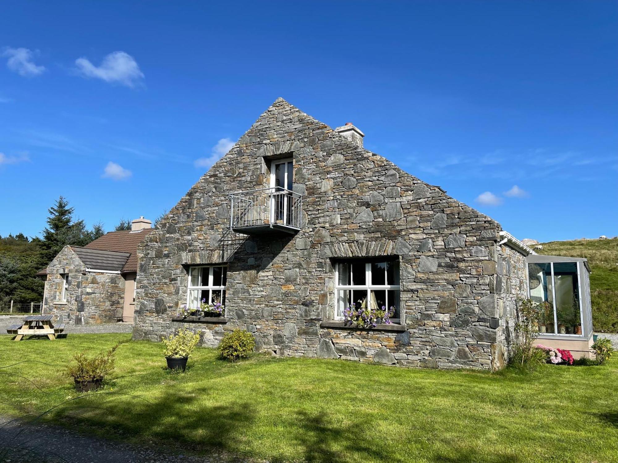 Shanakeever Farm - 3 Bedroom Apartment Clifden Exterior photo